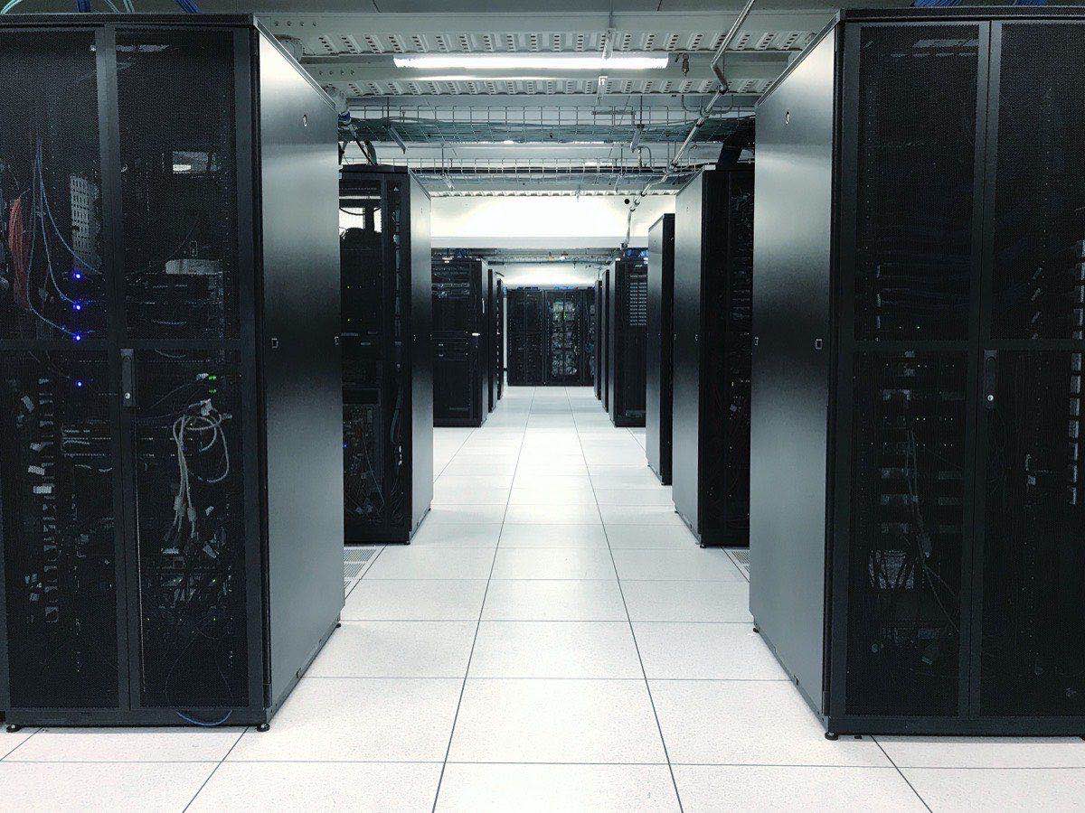 On-premises vs cloud data centre